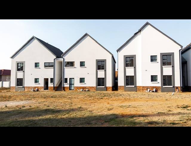 20 BEDROOM GATED ESTATE FOR SALE IN RYNFIELD